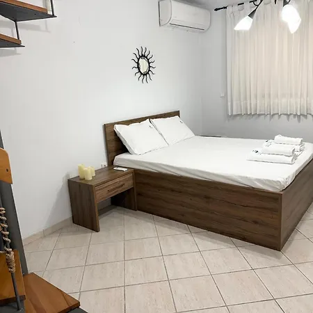 Village Club 27 *