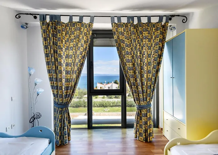 Village Club 27