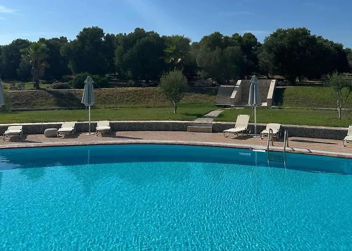 Village Club 27